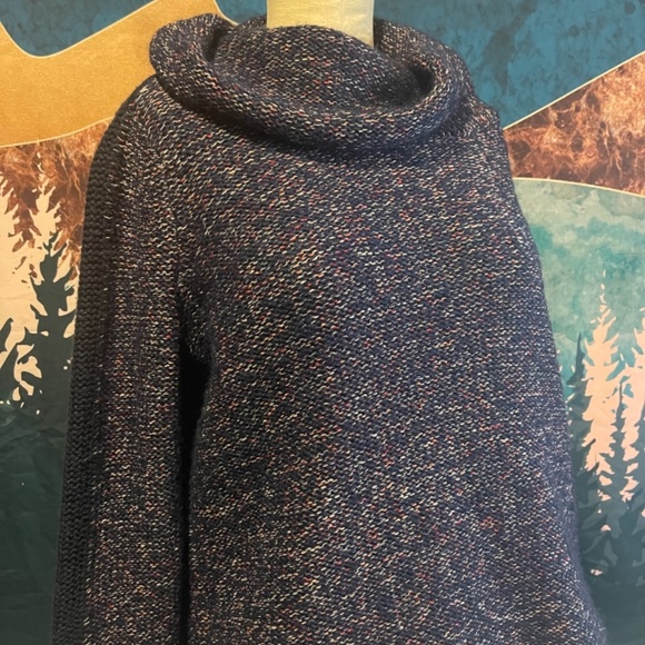 Sweater - Picture 3 of 4